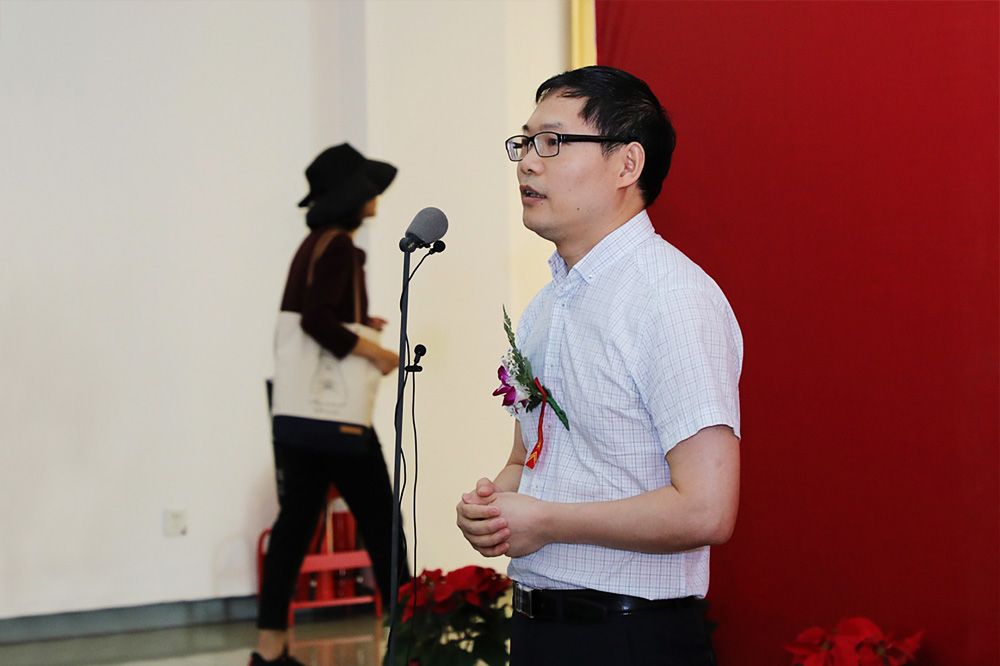 不忘初心田秀珍书画展开幕式现场中国国家画院党委书记张士军致辞